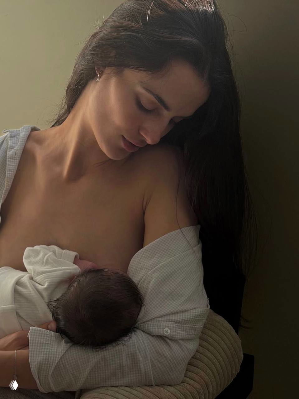 Испанская модель Бланка Падилья родила дочь Майлу