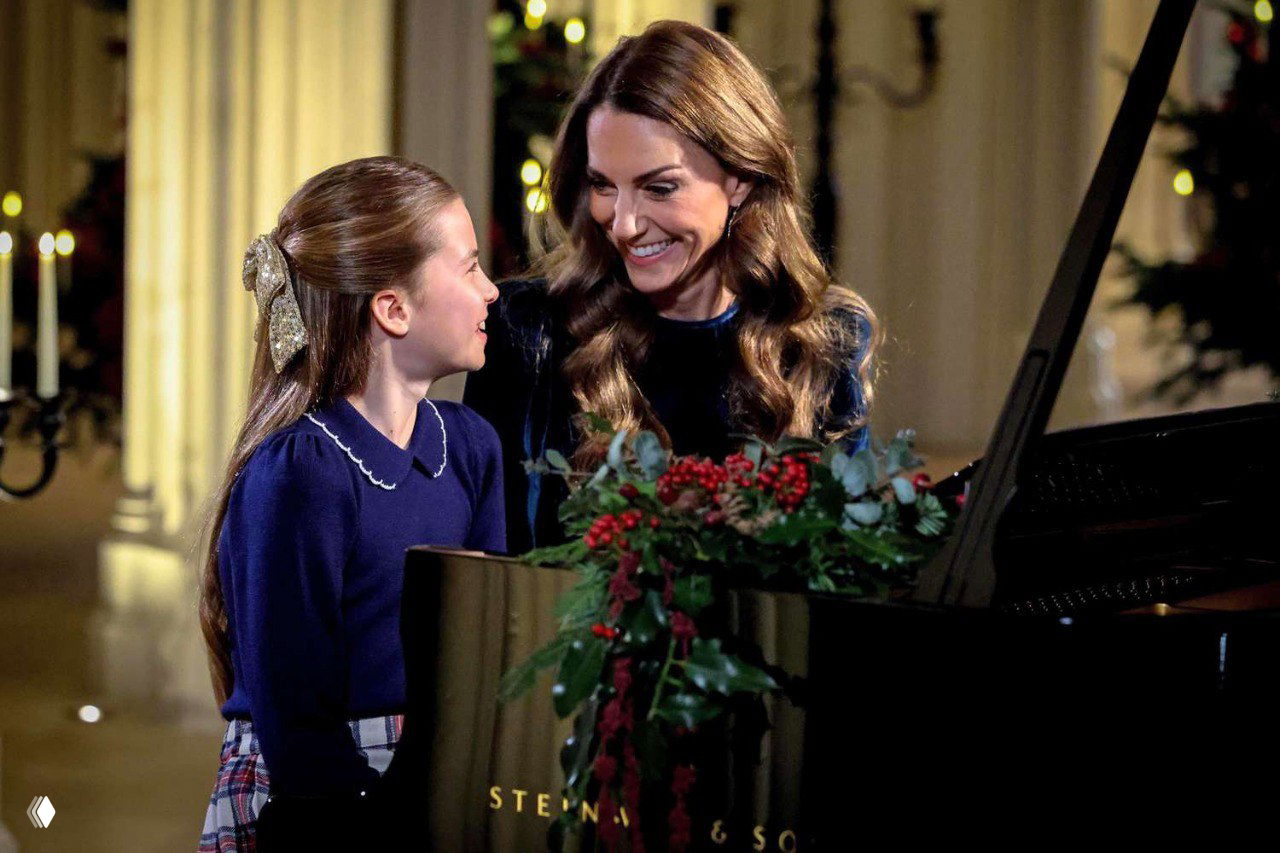 Рождественские кадры с принцессами Кейт и Шарлоттой