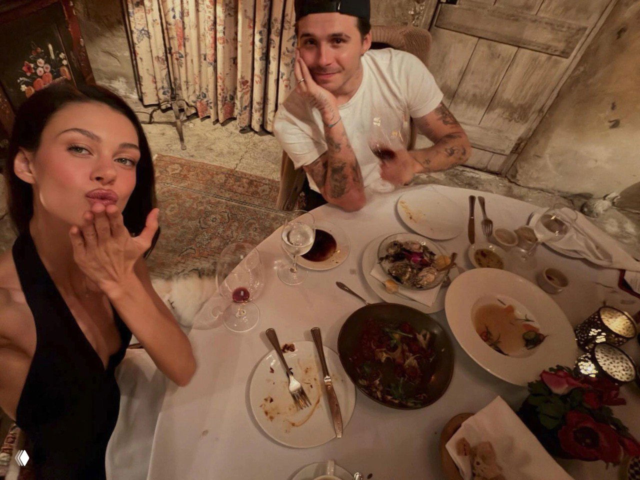 Отец Николы Пельтц платит ей миллион долларов в месяц