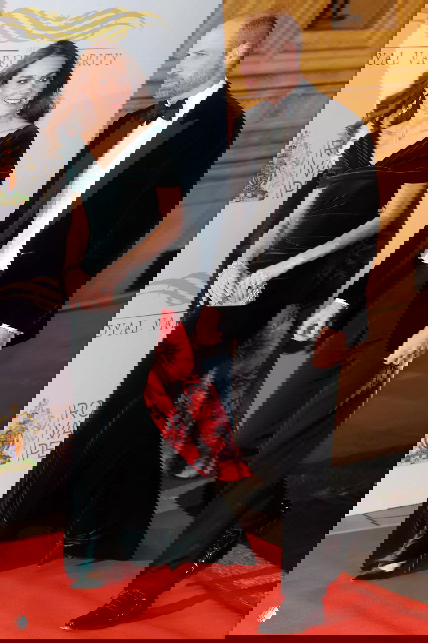 Принцесса Кейт в тёмно-зелёном платье Talbot Runhof