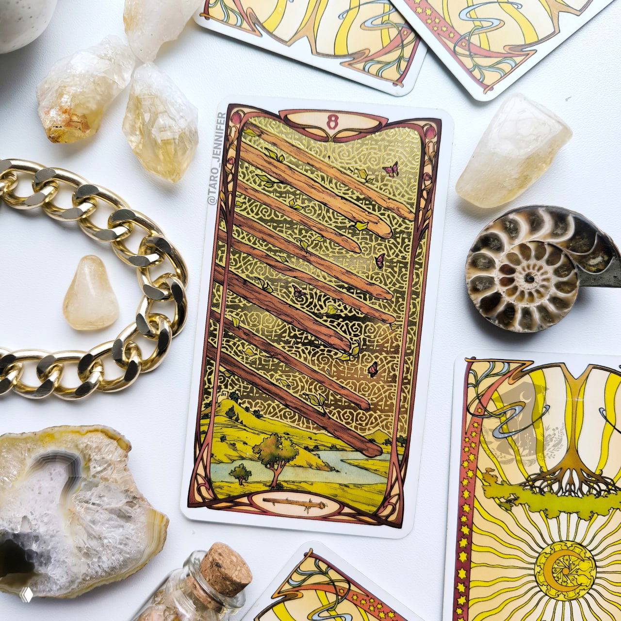 Карта дня. Понедельник — 8 Жезлов.