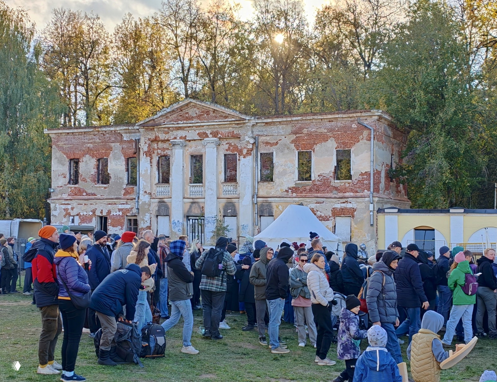 Усадьба Гребнево: контрасты и рыцарский турнир