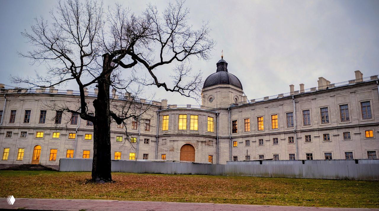 Большой Гатчинский дворец: от охотничьего замка к резиденции