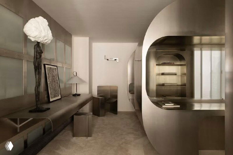 Предпросмотр второго фото интерьера с заметными артефактами и искажениями изображения — кадр с элементами лестницы и зеркал, файл выглядит поврежденным.