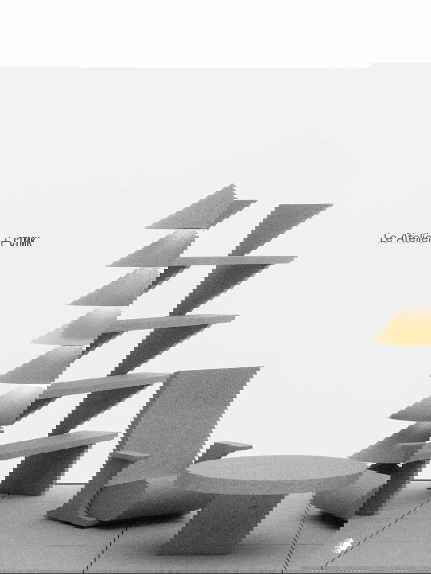 Монохромная визуализация «бетонной» мебели Le Atelier: кресло, стол и стеллажи в скульптурной подаче для исследования формы и восприятия.