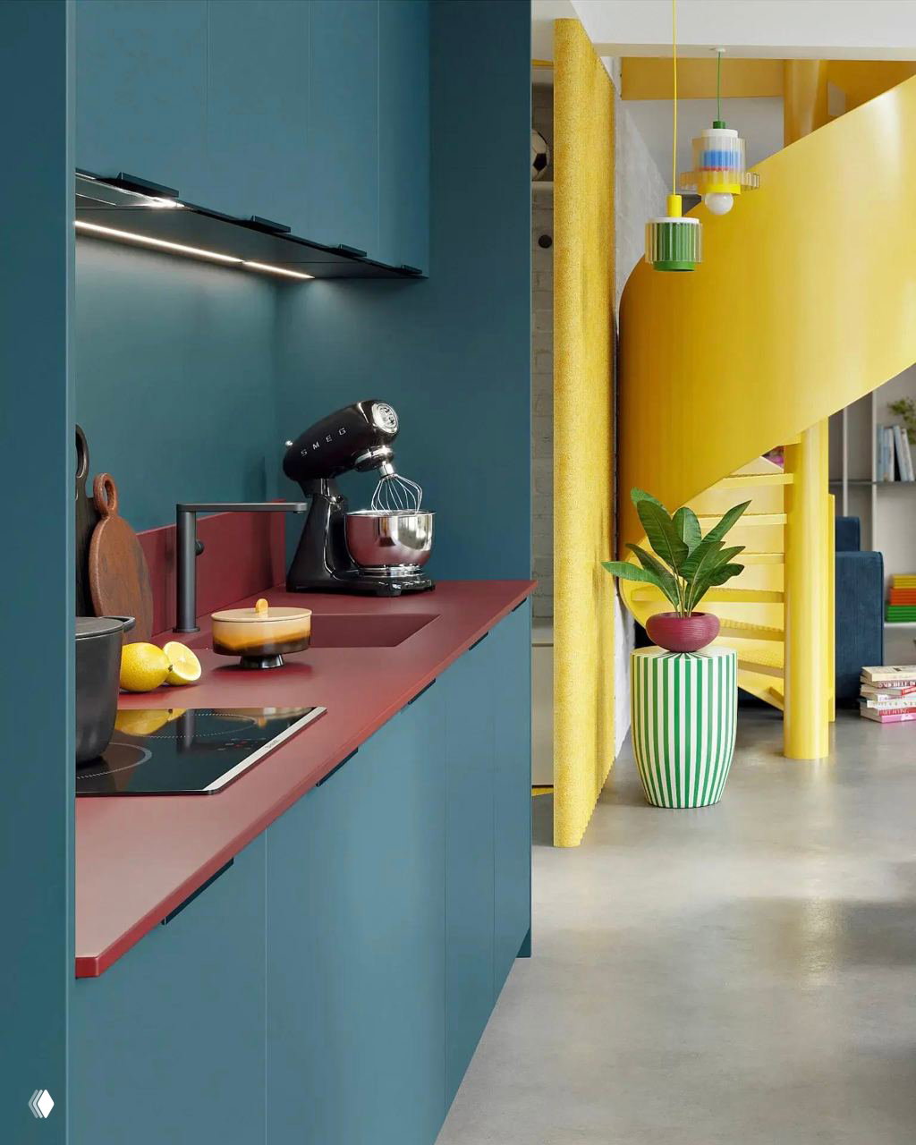 Яркая кухня с бирюзовыми фасадами и бордовой столешницей на фоне жёлтой винтовой лестницы, демонстрирующая идею цветотерапии в интерьере.