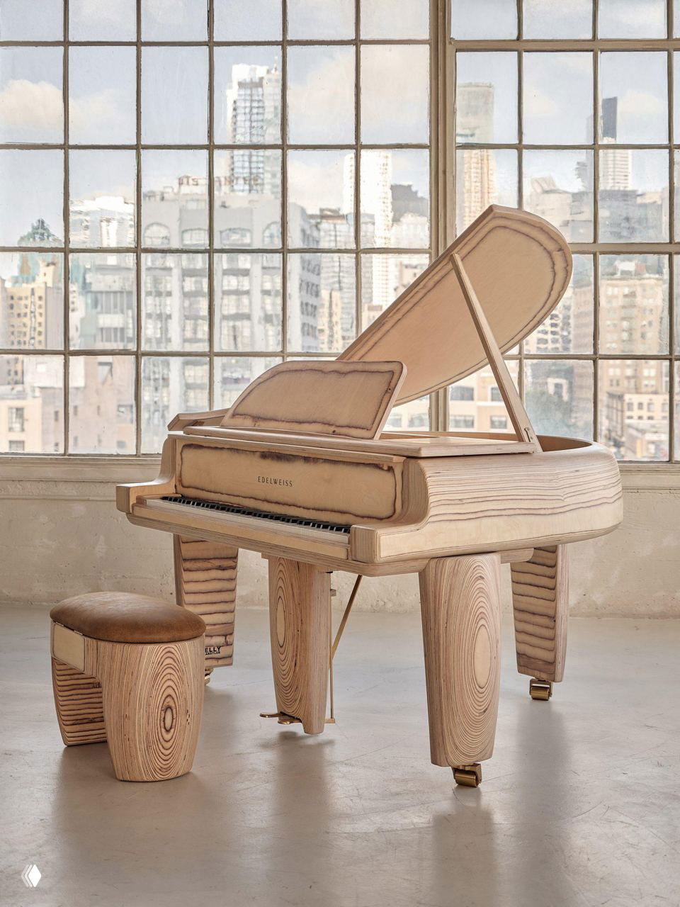 Первое фортепиано Келли Уэстлер — Timbra