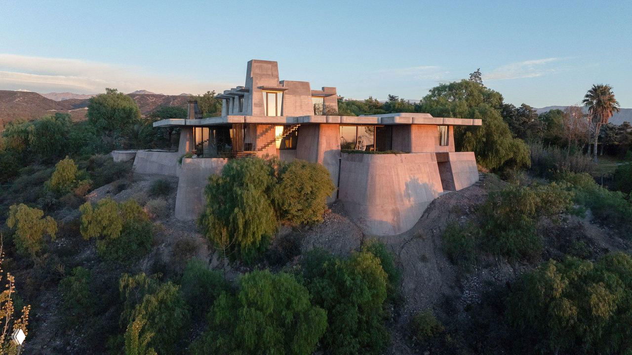 Дом Brutal Honesty: бетонная поэма в предгорьях Анд