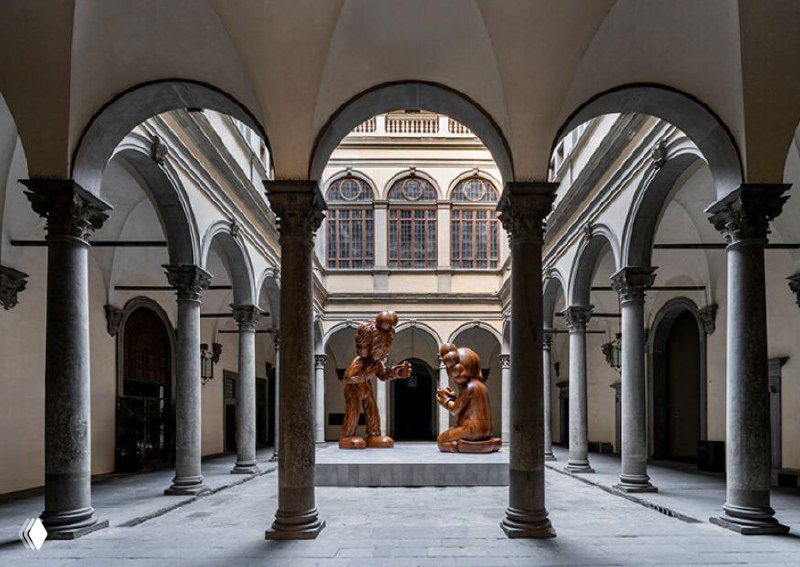 KAWS: деревянная инсталляция «Послание» во Флоренции