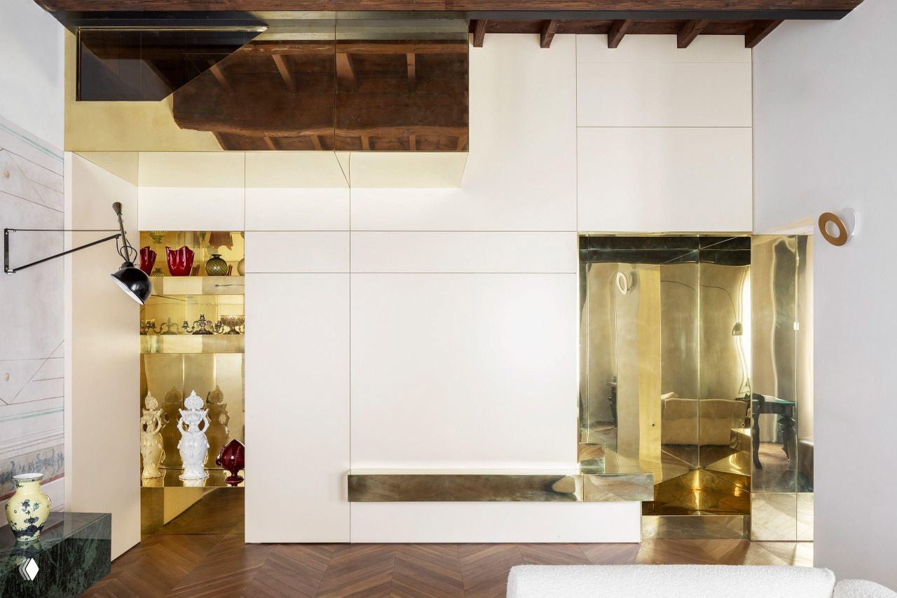 Casa Fràra: латунная лестница и театральная среда