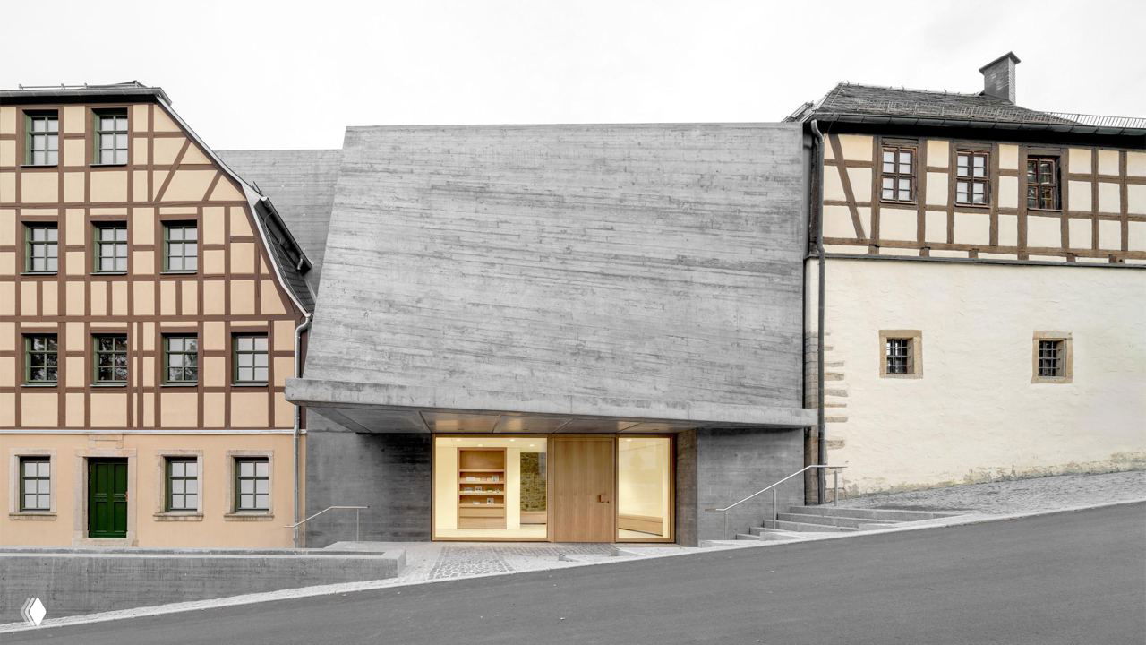 Музей перламутра в Адорфе: бетонная раковина