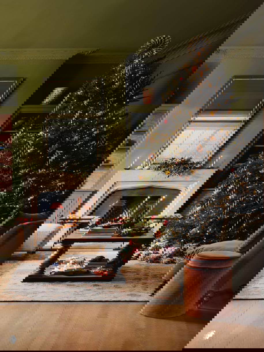 Как украсить гостиную на Новый год: 60+ фото и идей