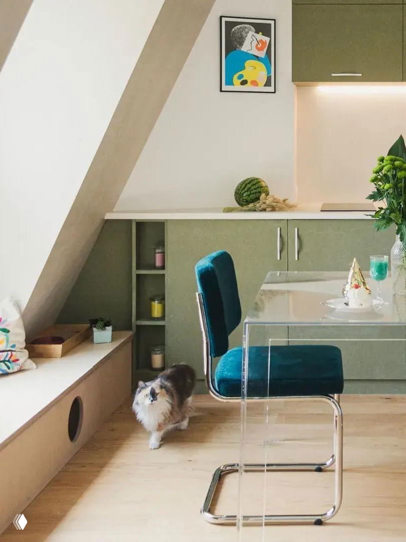 Маленькая квартира 22 м² в Париже для юноши с кошкой