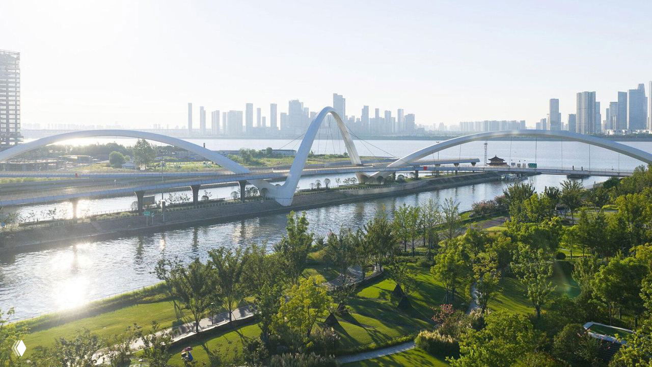 Новый пешеходный мост бюро Захи Хадид в Ханчжоу