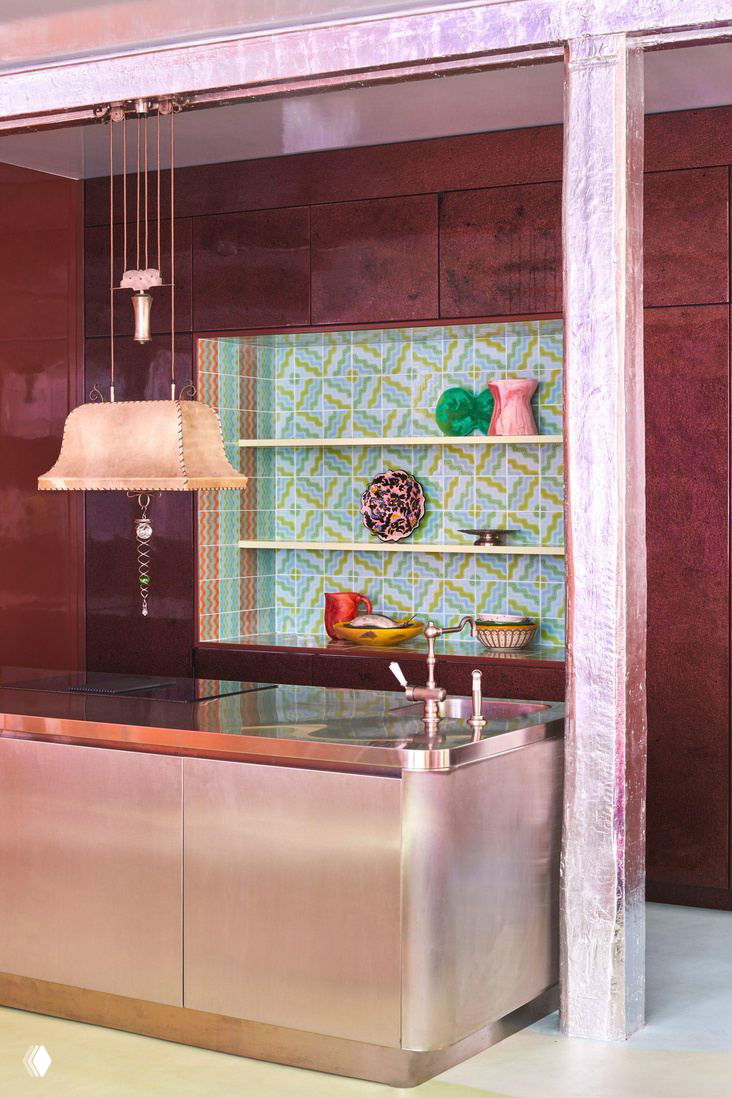 Буйная фантазия: квартира основателя Uchronia в Париже