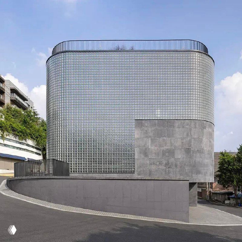 Флагман WooYoungmi в Сеуле: стеклоблоки и сад на крыше