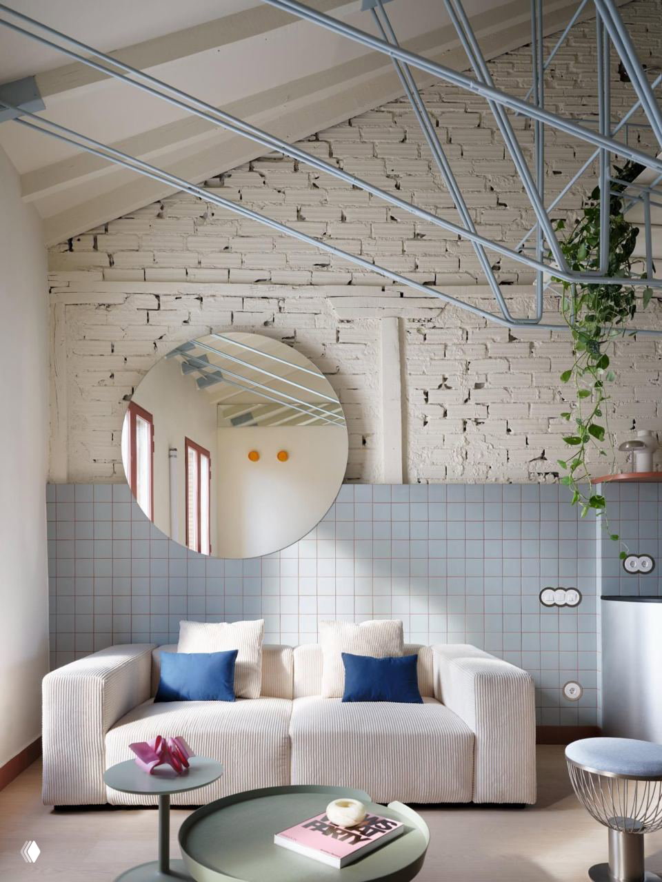 Квартира на крыше в Мадриде: терракота, сталь и небо