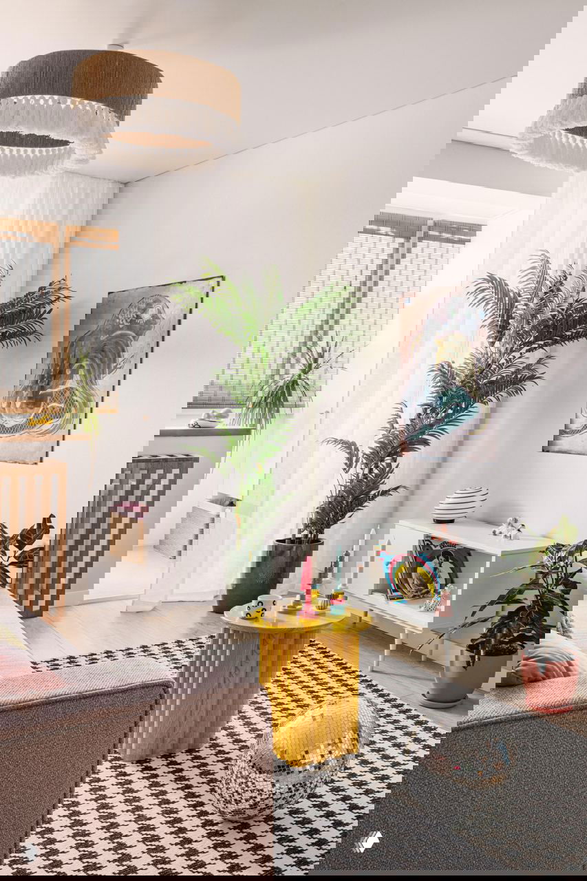 Яркая квартира 46 м² с расписным потолком