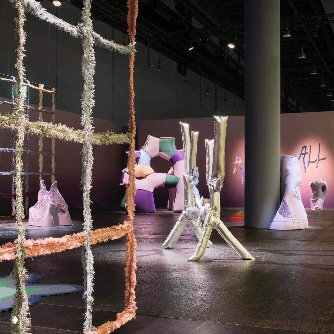 Инсталляция Патрисии Уркиолы на Heimtextil