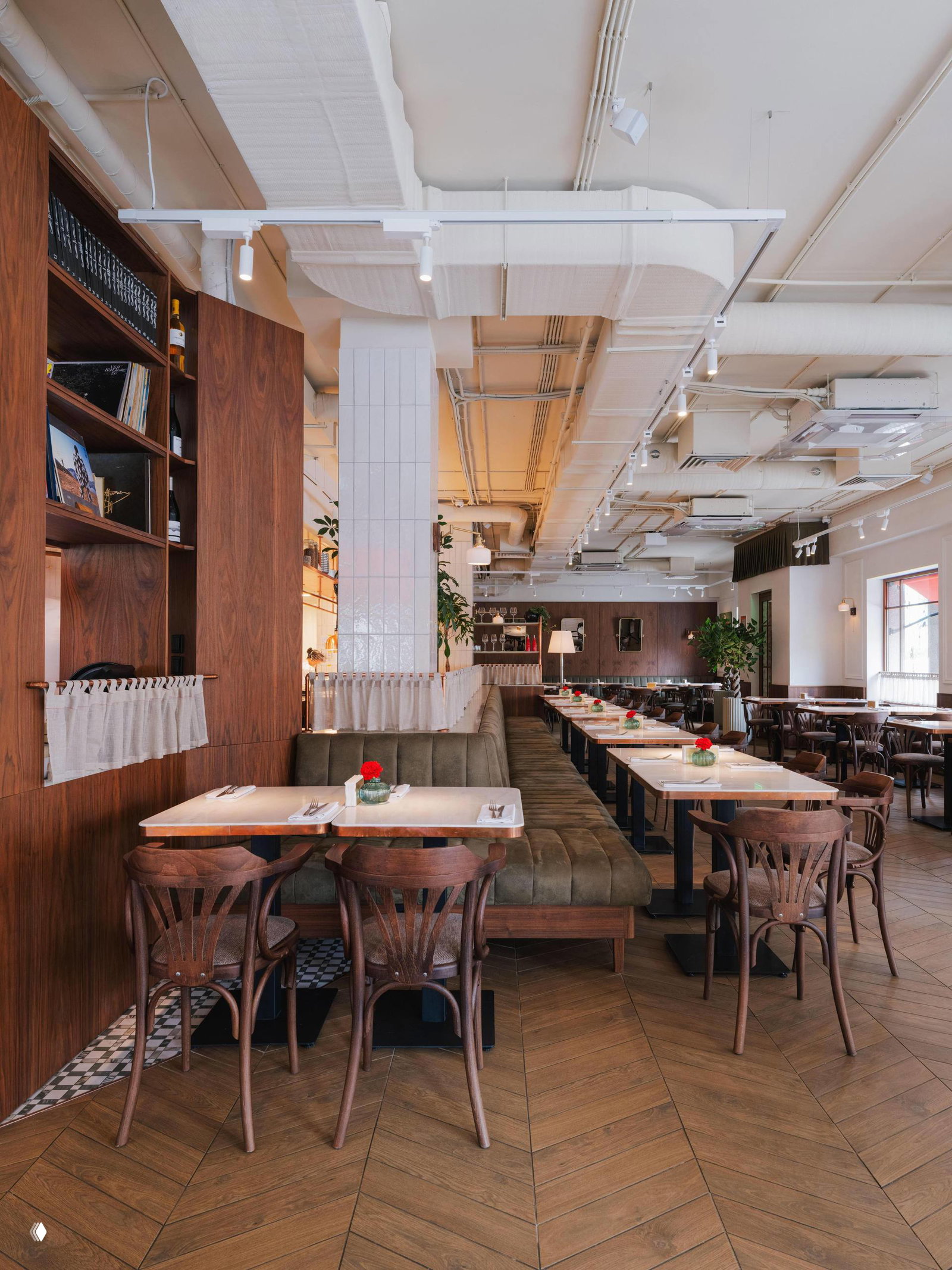 Brasserie Lambic: французская классика в интерьере