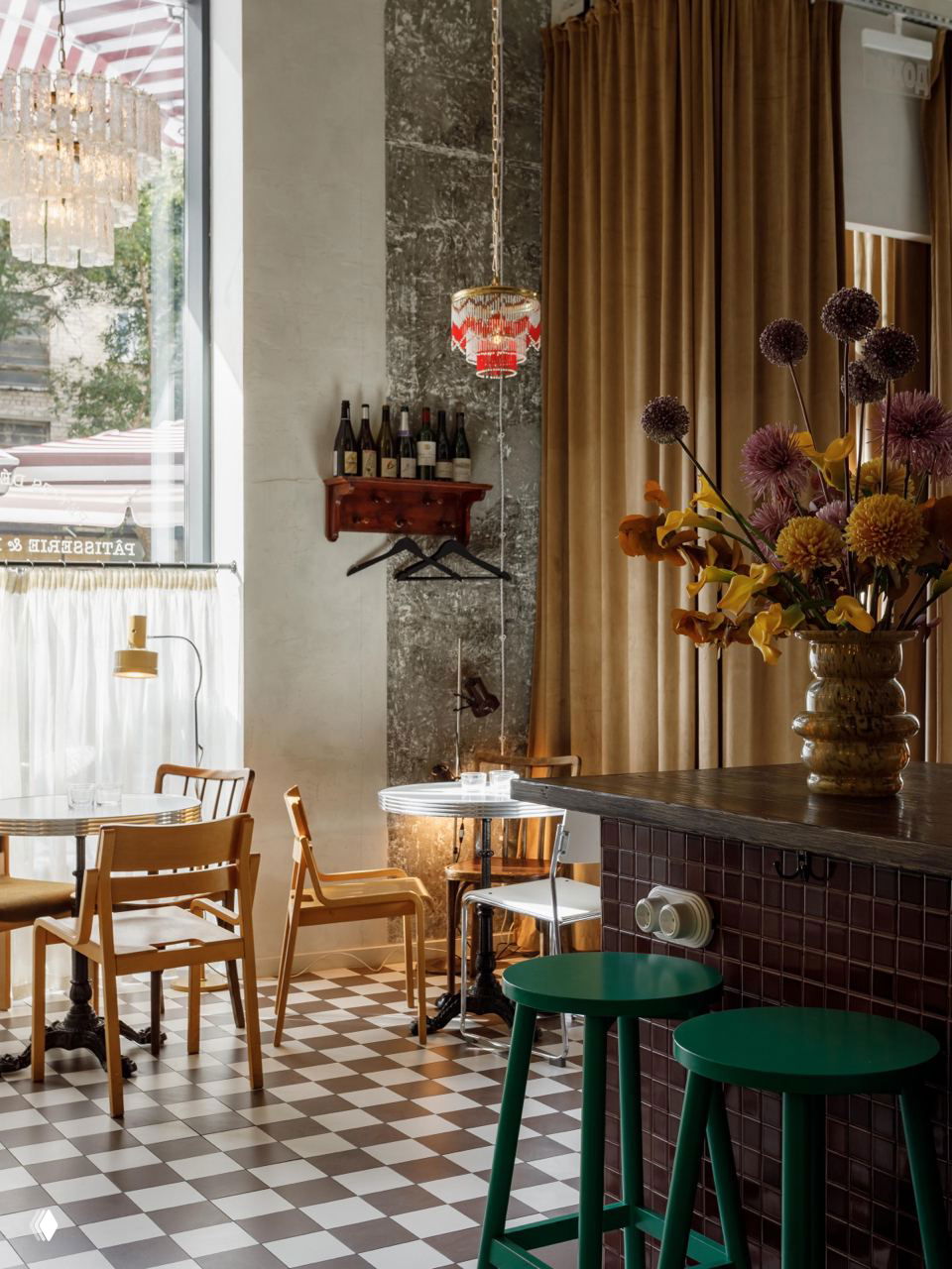 Парижский шик и соцреализм: кафе в Екатеринбурге