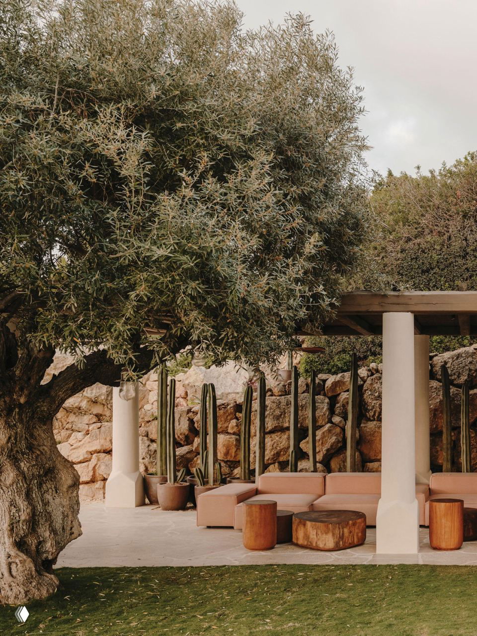 Теплый минимализм: вилла на Ибице от K-Studio