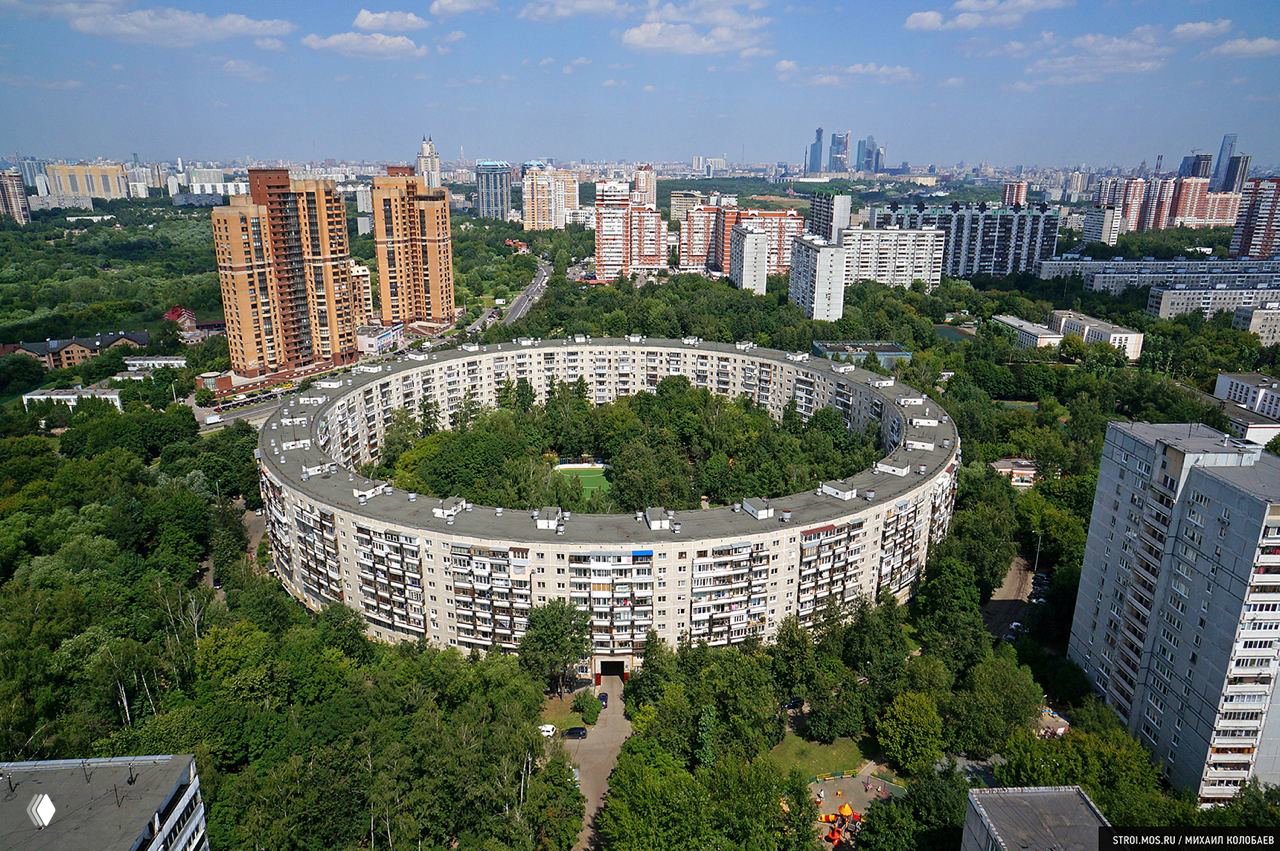 Дом-бублик на Нежинской — первый круглый дом Москвы