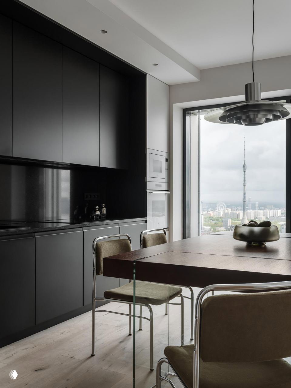 Квартира в Москве: mid-century, вид на Останкинскую башню