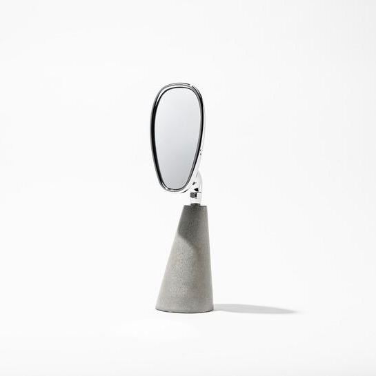 Коллекция предметов интерьера из мотозапчастей Honda