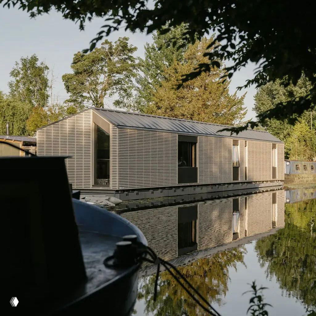 Плавучий дом в Лондоне: как сделать жизнь на канале удобной
