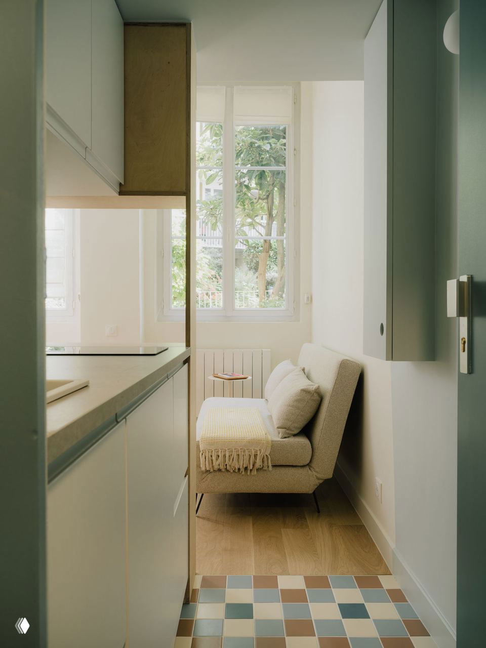 Каюта в Париже — студия 14 м²