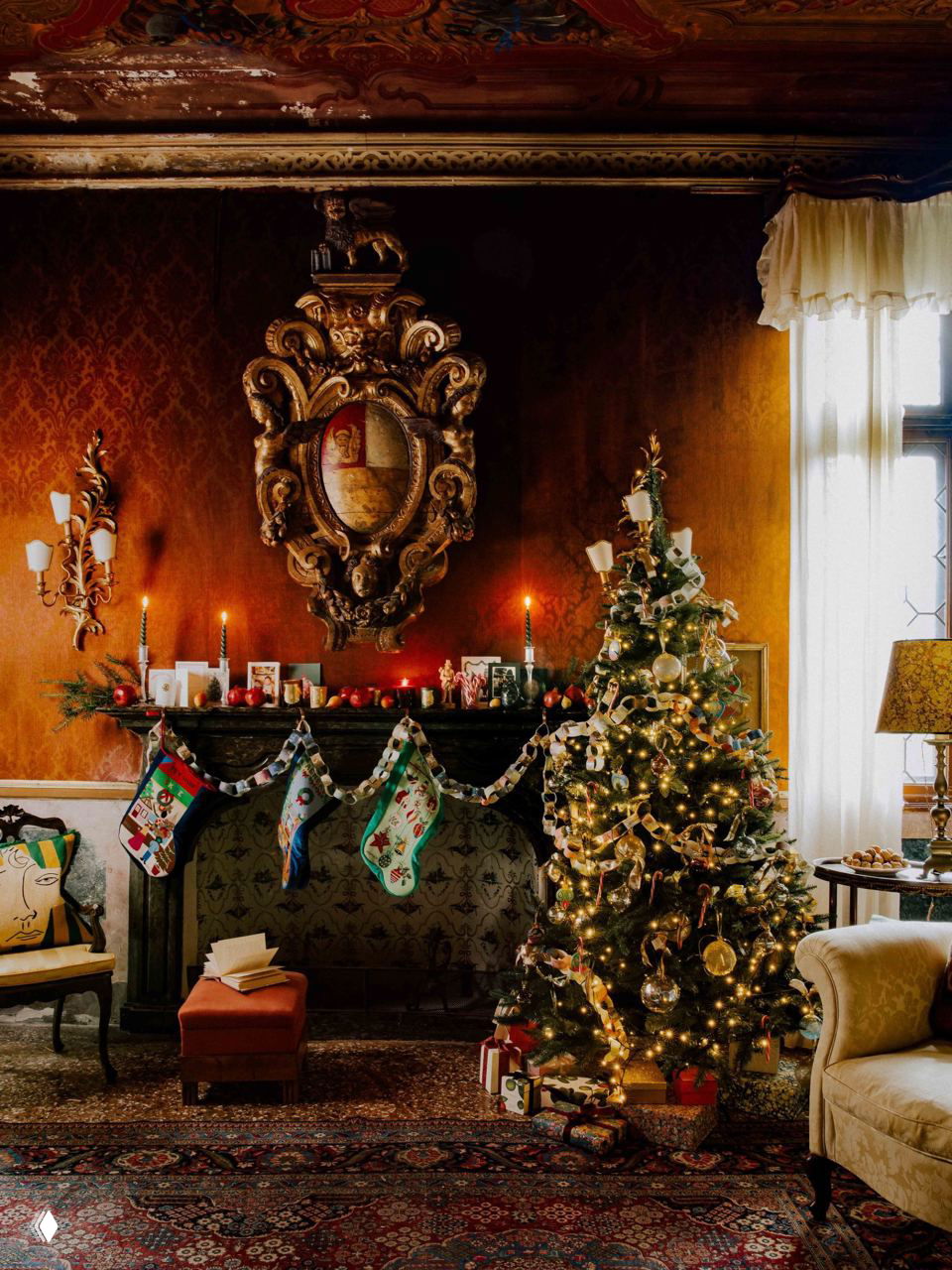 Дом Скай МакЭлпайн в Венеции с новогодним декором