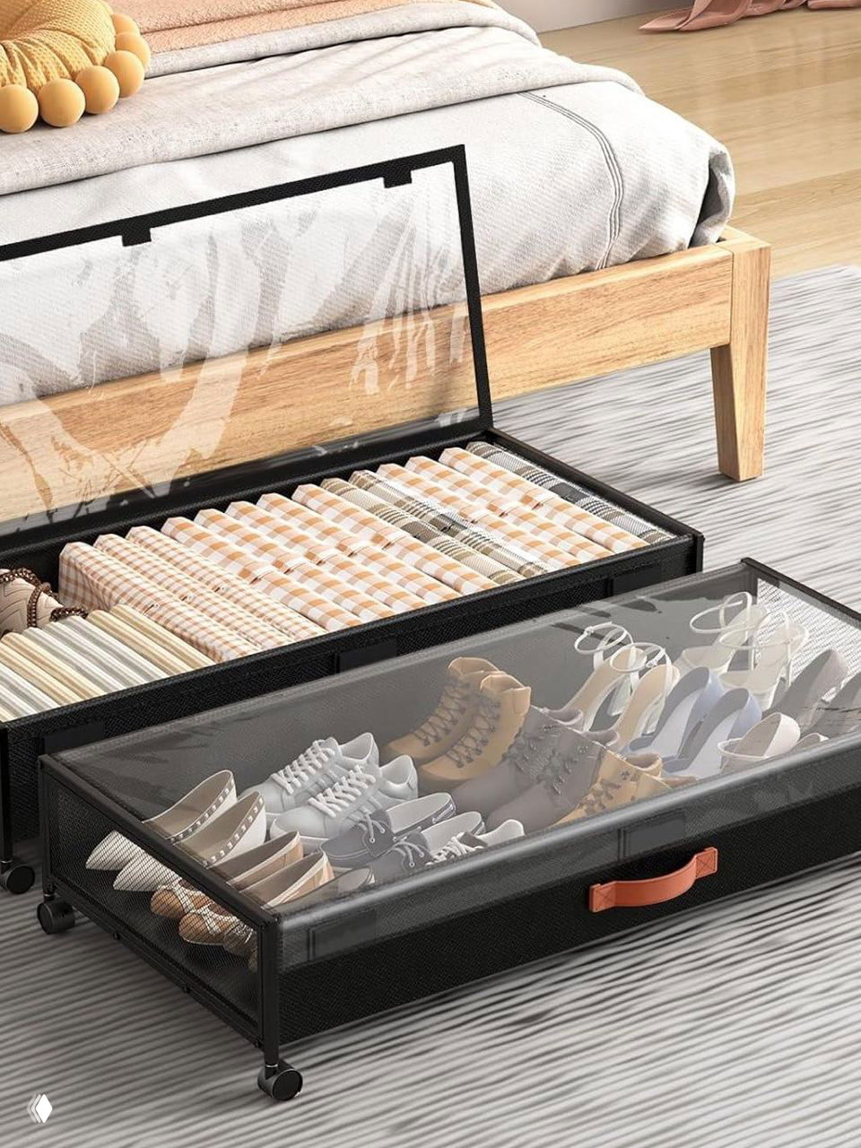 Подвесные вместительные контейнеры на колесиках под кроватью с прозрачной крышкой; хранение сезонной обуви и аксессуаров в аккуратных боксе.