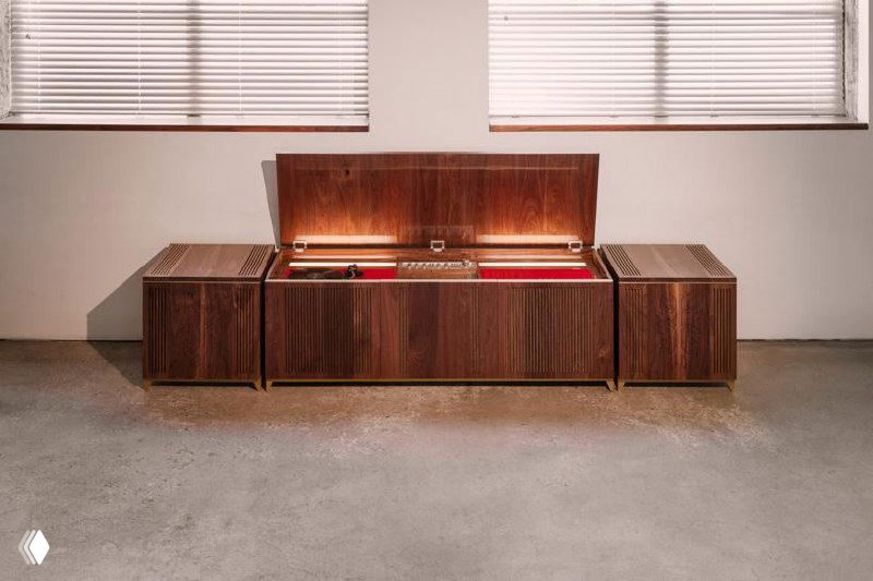 Hi-Fi консоли WOW atelier, вдохновлённые «Сиянием»