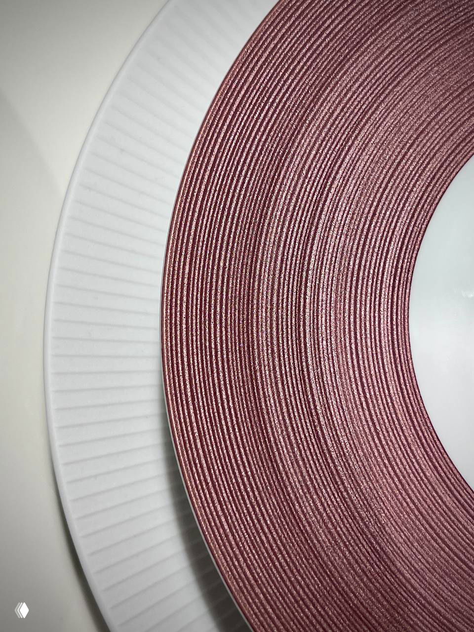 JL Coquet: бисквитный фарфор и эмалевое покрытие