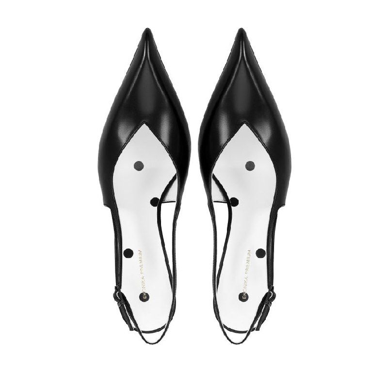 Товарная фотография: элементы чёрно-белой графики и силуэты обуви на белом фоне; изображение каталога обуви Ekоnika.