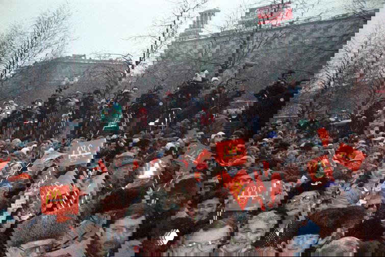 Как запреты укрепляют поклонение западному