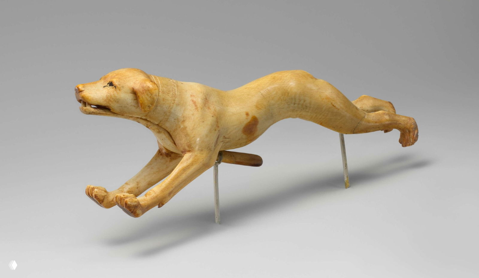 Механическая собака — слоновая кость, Египет, XIV в. до н.э.