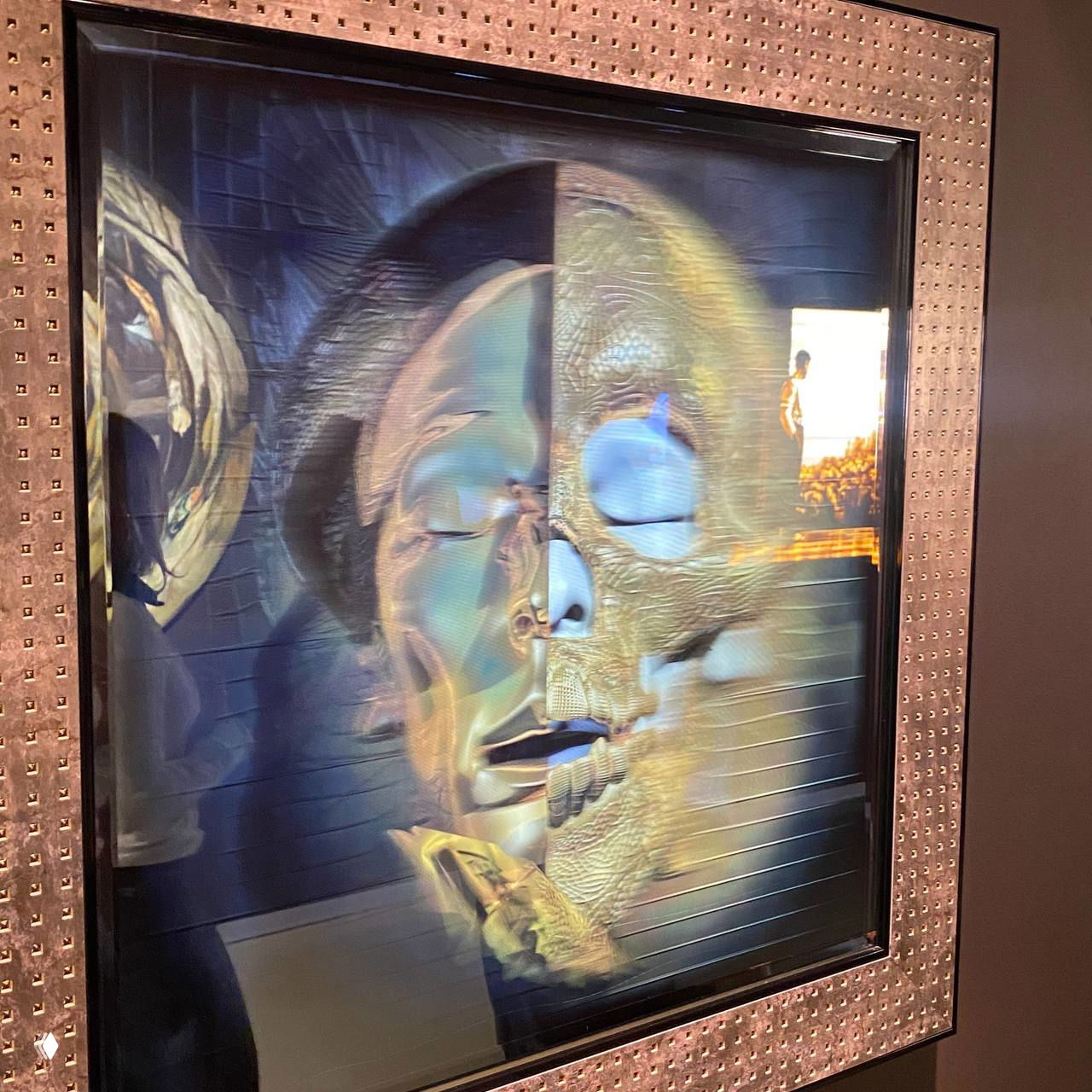 Сложный многослойный портрет в темных тонах с эффектом разделённого лица и текстурами, современная графическая работа в галерее.