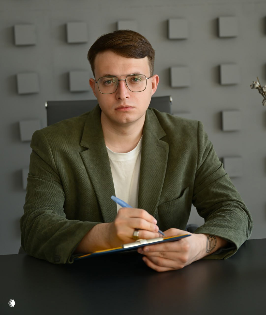 «Я готов вас слушать» — начало сессии психолога