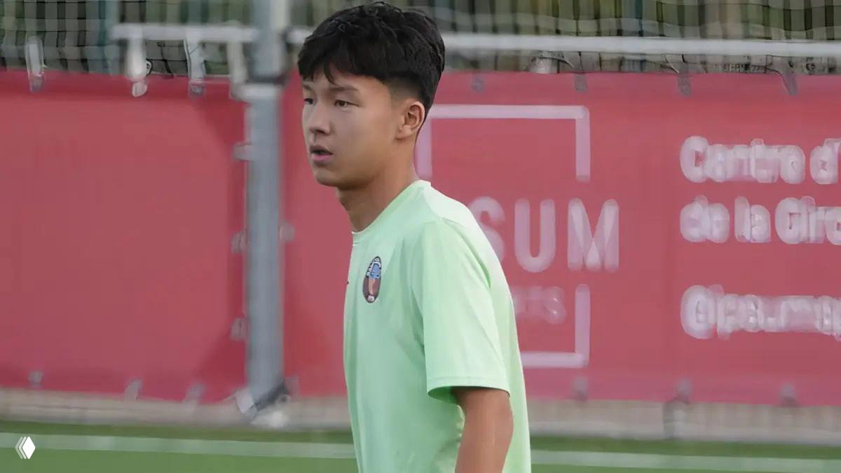 Футболист из Казахстана подписал контракт с «Барселоной»