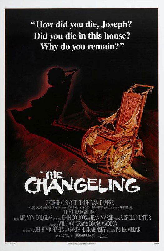 Постер фильма «The Changeling» (1979) с силуэтом и старинным креслом, создающий ощущение заброшенного дома и призрачного присутствия, характерного для фильма.