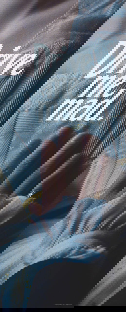 Фрагмент постера: женский корсет и мужская рука на груди, кинематографичный крупный план с сильным чувственным посылом.