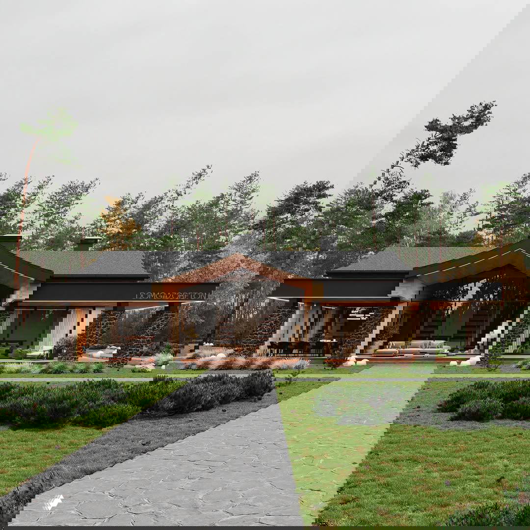 Фасад дома с центральным крыльцом и панорамными окнами в восточном стиле: каменные колонны, открытая терраса и аккуратная дорожка.