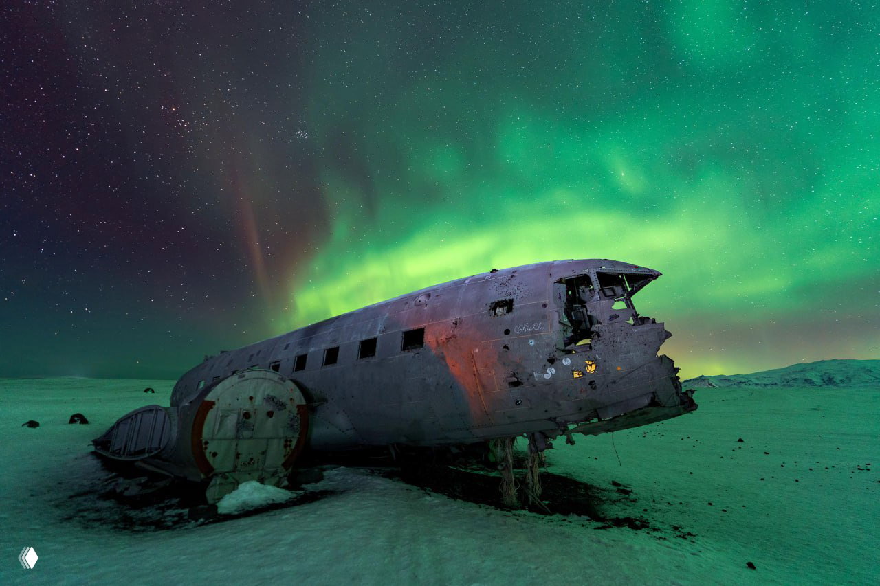Исландия: обломки самолёта DC-3 на пляже Сольхеймсандур