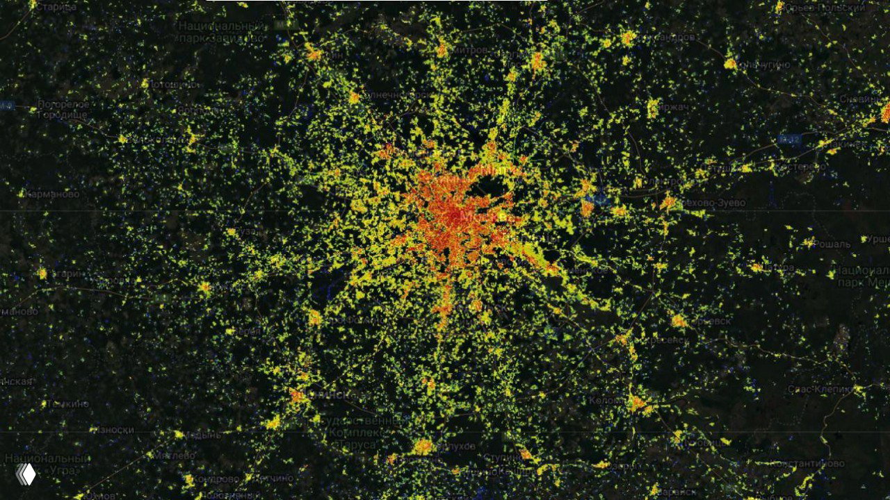 Крупный план карты: Москва выделена плотными красно‑жёлтыми пятнами, показывающими высокую плотность трёхмерных моделей зданий.