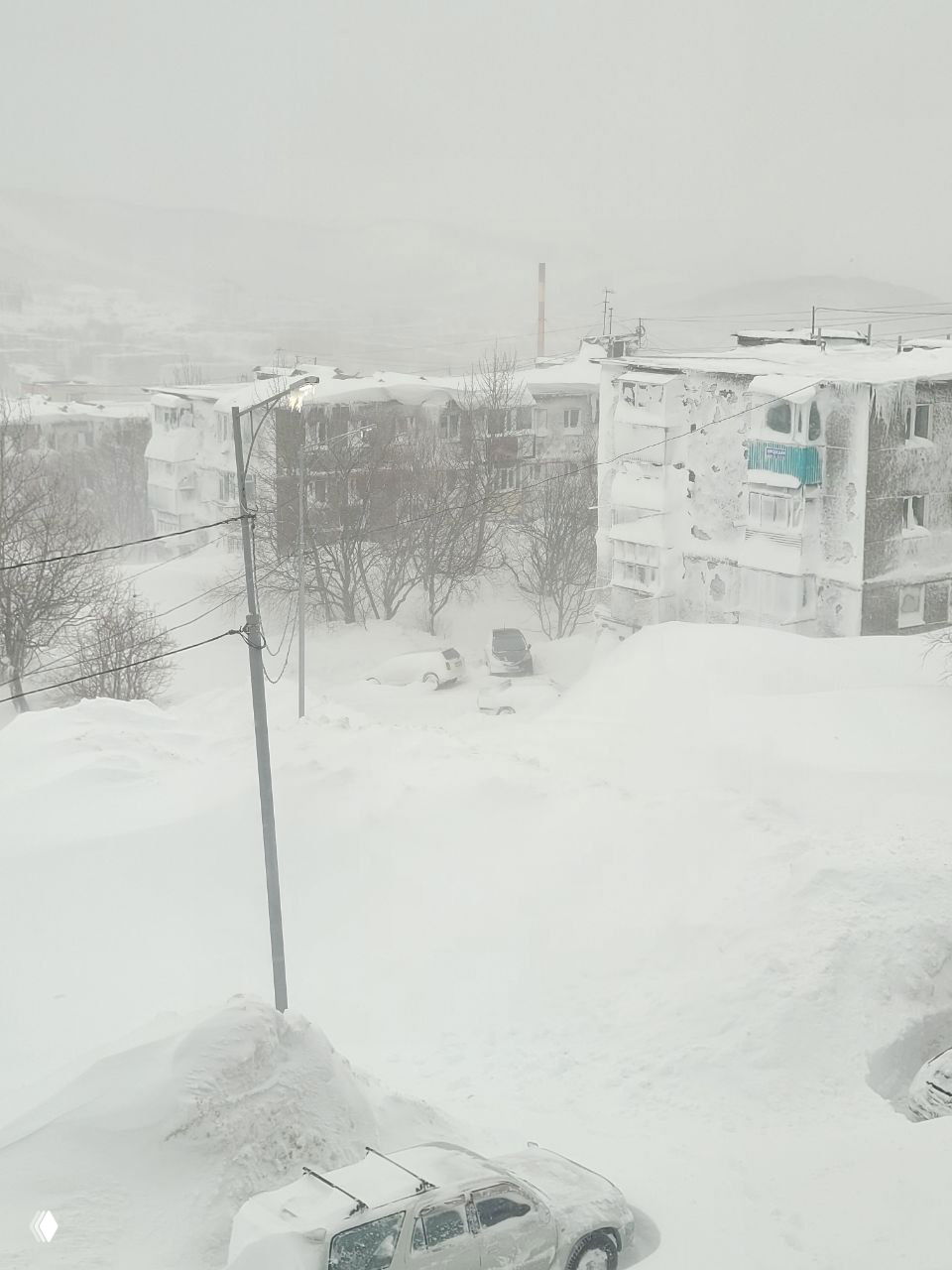 Высота сугробов на Камчатке превысила два метра