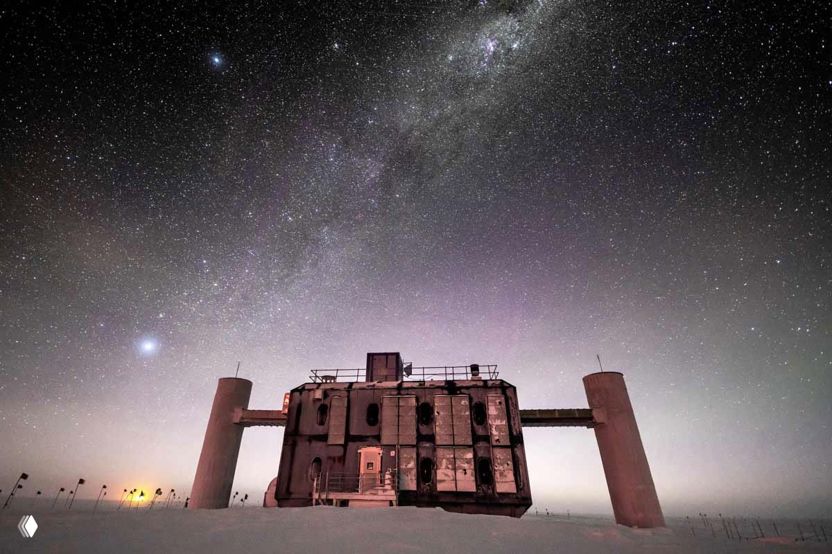 Антарктида: метеориты, нейтрино и астрономия