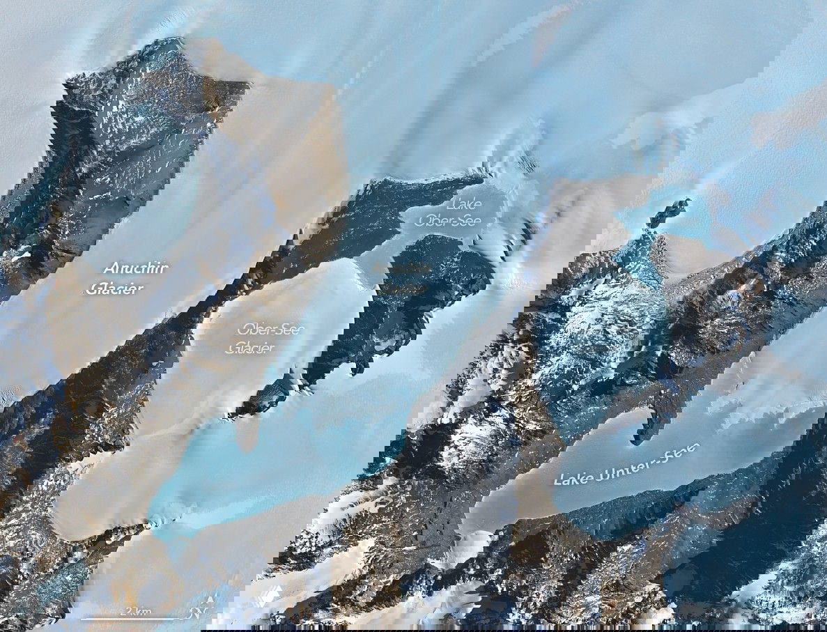 Спутник запечатлел одно из самых необычных озер Антарктиды