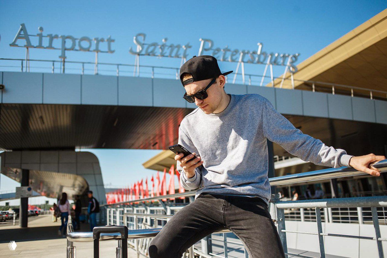 Вернувшимся из‑за рубежа россиянам на 24 часа отключат интернет